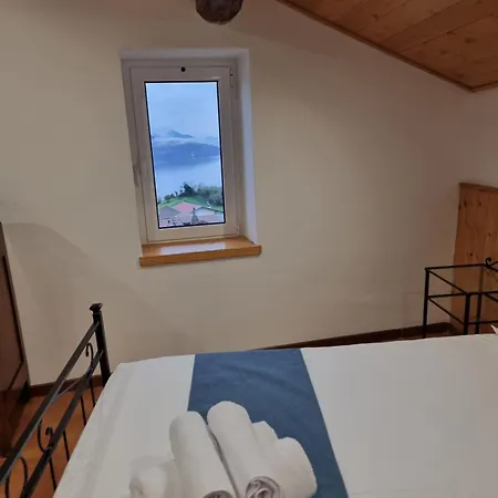 Casa Del Pozzo דירה Vercana