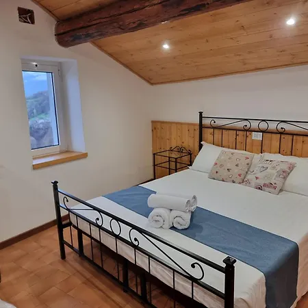 Casa Del Pozzo Apartament Vercana